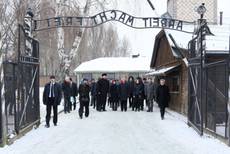 Zingaretti ad Auschwitz con 300 studenti