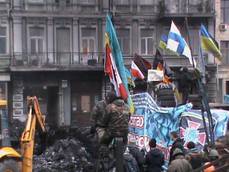 Kiev: inizia abbattimento barricate via Grushevski 