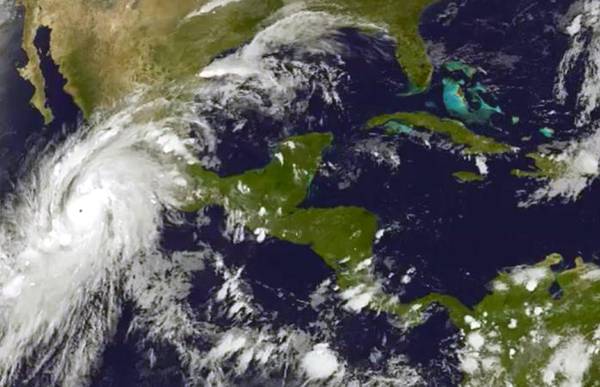 Messico: uragano Patricia a categoria 5, stato emergenza