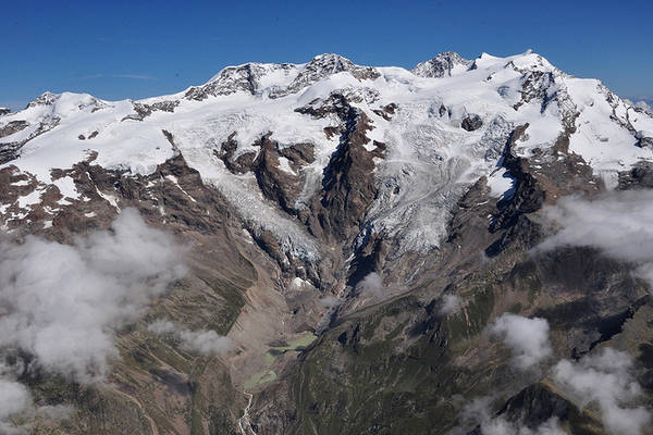 IIl versante valdostano del Monte Rosa con il ghiacciaio del Lys