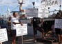 La protesta di commercianti e pescatori contro la visita del premier Enrico Letta, del ministro degli interni Alfano e del Presidente  UE Jose Barroso a Lampedusa