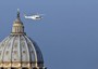 28 febbraio, Città del Vaticano. L’elicottero con Papa Benedetto XVI lascia il Vaticano diretto a Castel Gandolfo