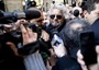 Beppe Grillo a Roma tra operatori e giornalisti, attacca il Governo Letta