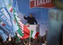 Il 27 novembre il Senato vota la decadenza del Cavaliere. Berlusconi improvvisa un comizio davanti a Palazzo Grazioli.