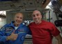 La prima foto inviata da Luca Parmitano dalla Stazione Spaziale. Accanto a lui il collega americnao Chris Cassidy (fonte: ESA, NASA)