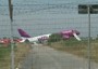 Fiumicino: l'aereo dopo l'atterraggio d'emergenza