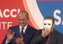 Berlusconi indossa maschera 'Su Componidori'