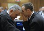 Oscar Pistorius confabula con il suo legale