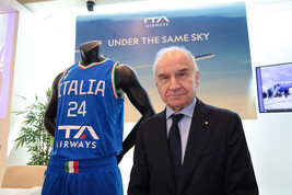 Gianni Petrucci, presidente de la federación italiana de básquetbol