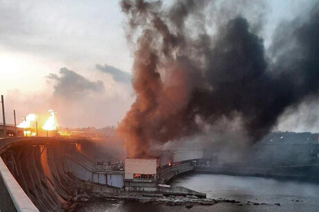 Bombas sobre Zaporiyia, Rusia mantiene feroz asedio sobre Ucrania