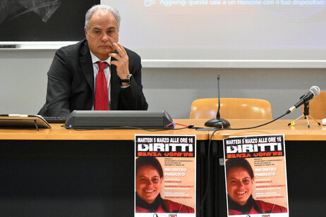Roberto Salis, el padre de la docente italiana detenida en Hungría.