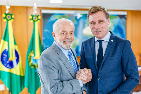 El presidente de Brasil, Lula da Silva (izquierda), con Oliver Röpke, Presidente del Comité Económico y Social Europeo (derecha)