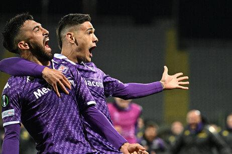 Nico González celebra y hace celebrar a Fiorentina