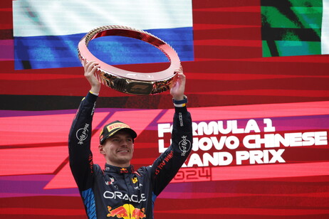 Max Verstappen, ganador en China y líder de la F1.