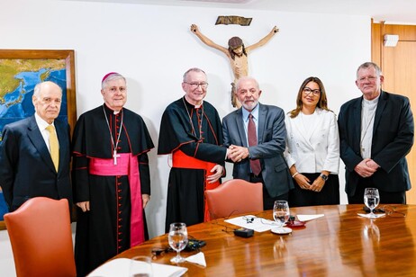 Lula con el secretario de Estado vaticano.
