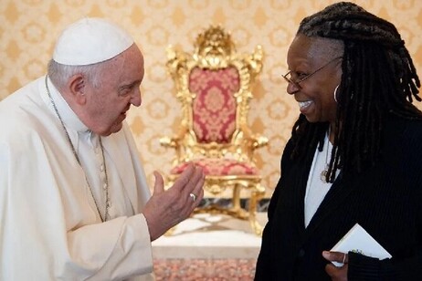 El encuentro en el Vaticano entre el Papa y la actriz.