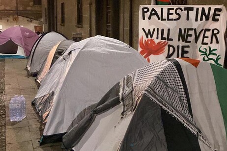 Universitari di Sassari in tenda per stop guerra in Palestina