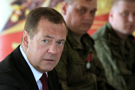 Dmitry Medvedev advierte sobre las armas nucleares rusas: "pueden usarse"