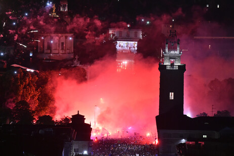 Soccer: Atalanta parade to celebrate UEFA Europa League