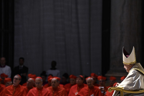 El Papa pide a los gobiernos amnistías o condonar penas.