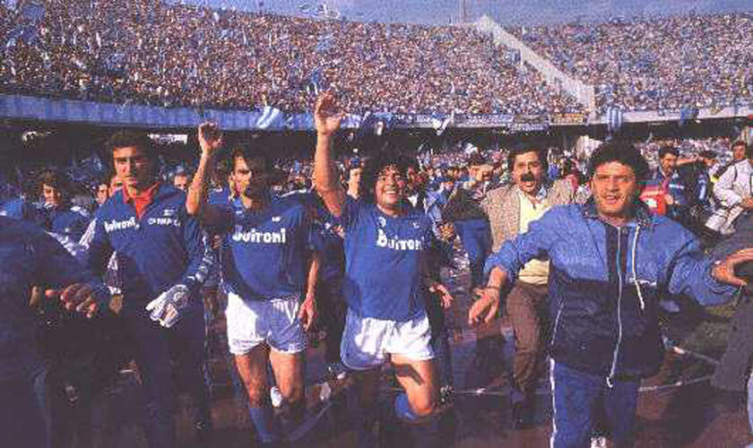 Hace 33 años Napoli festejaba el título de la mano de Maradona