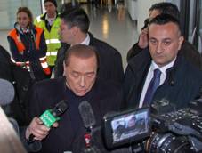 Berlusconi, rubano voti con l'inganno