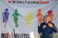 Grillo, noi primarie, Renzi decide solo