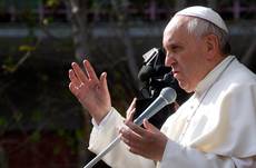 Pope to wash disabled, elderly feet in Rome