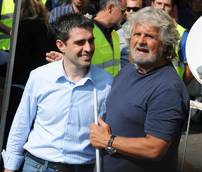 Beppe Grillo sfiducia Pizzarotti
