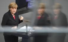 Merkel, battersi per un'Europa più forte