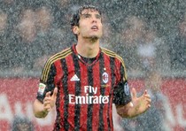 Kaka' torna a segnare un gol con la maglia del Milan dopo 4 anni e 5 mesi. Gran gol alla sua maniera