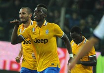 Paul Pogba esulta dopo aver segnato il gol della vittoria per la Juventus